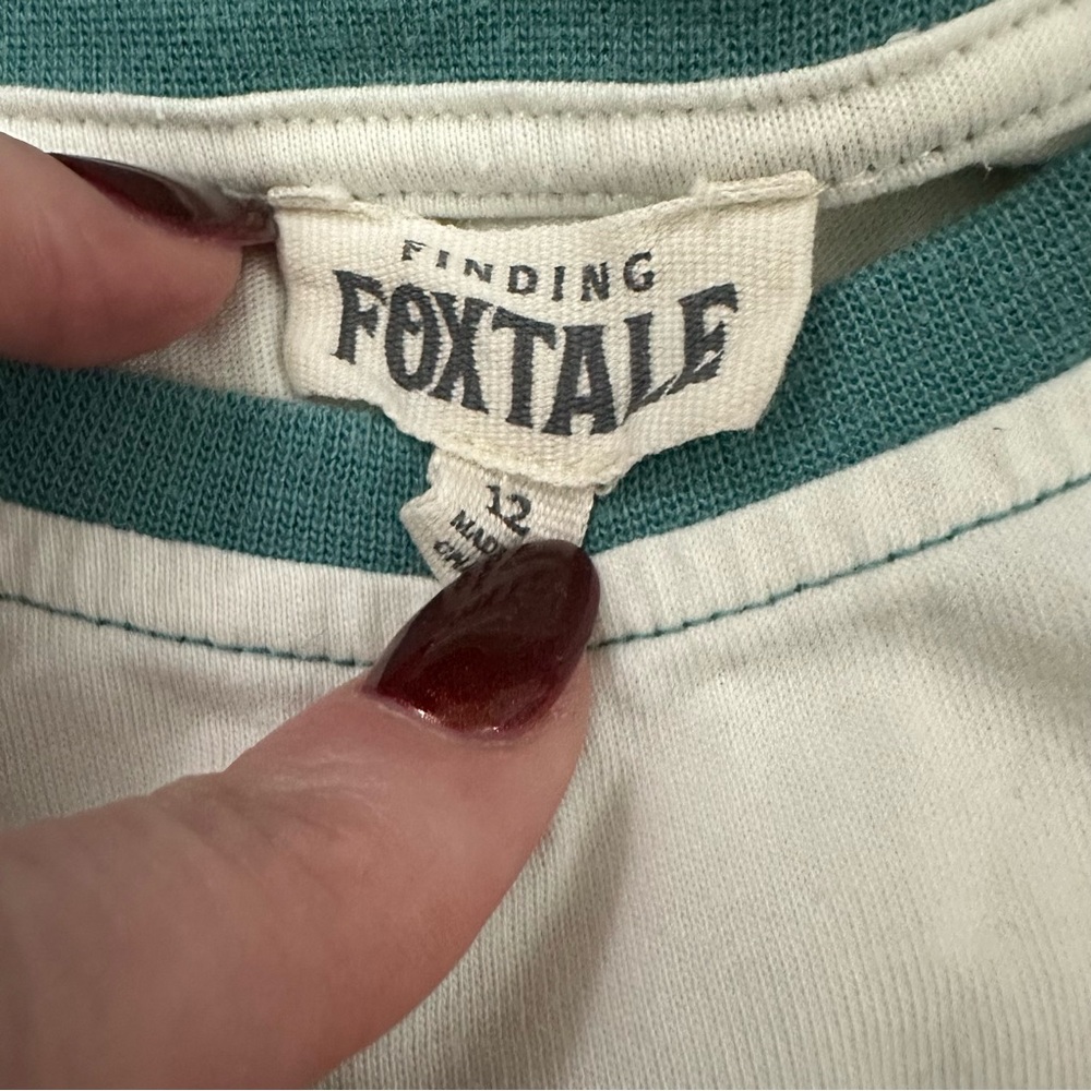 Finding Foxtale Raglan Tee - Picture 4 of 5